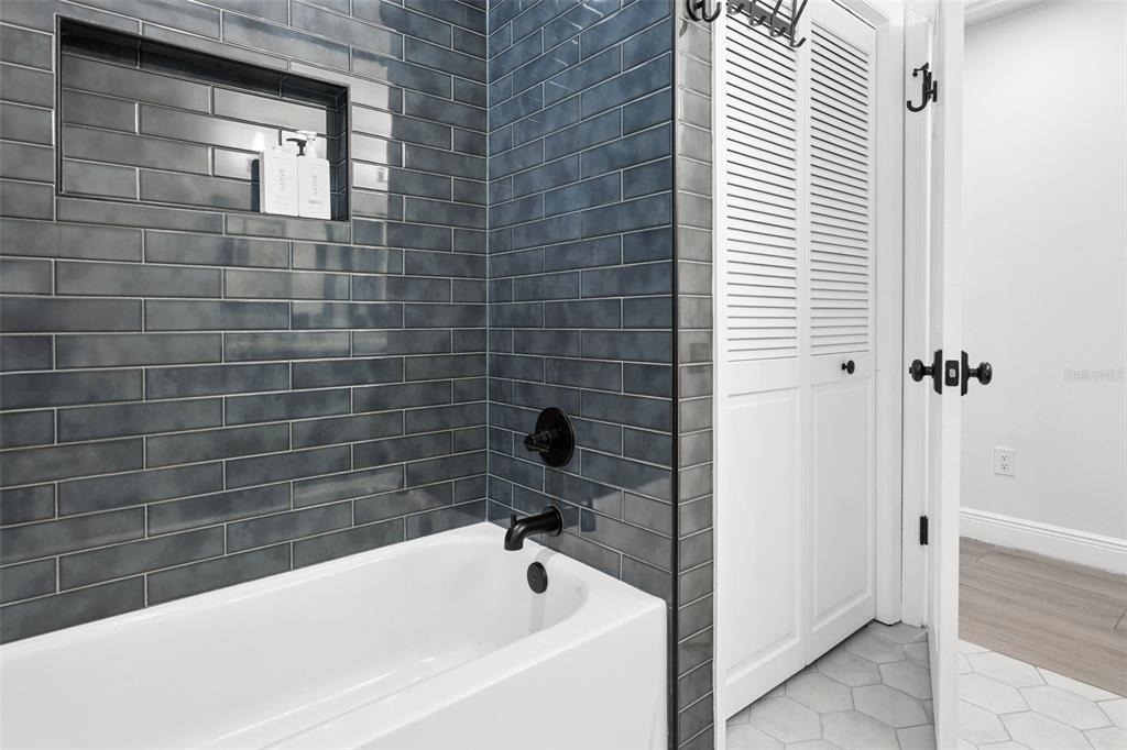 1046 Sylvia Lane - Photo 12