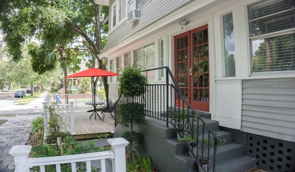 700 1st Street N - Photo 1