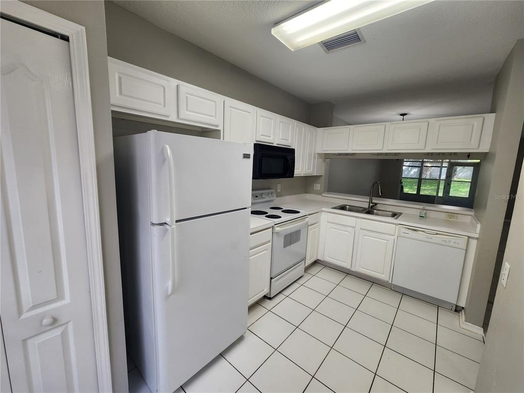 2302 Lake Woodberry Circle - Photo 5