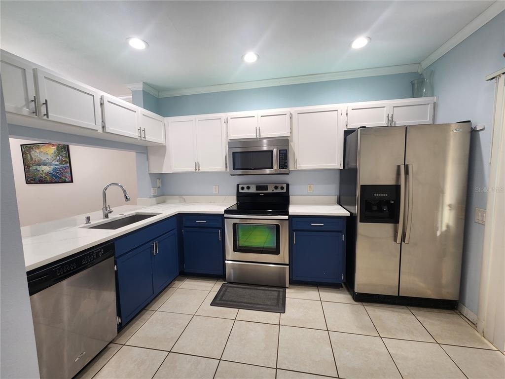 8637 Hunters Key Circle - Photo 7