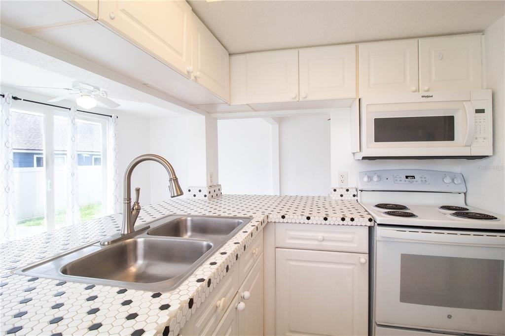 275 Mango Drive - Photo 11
