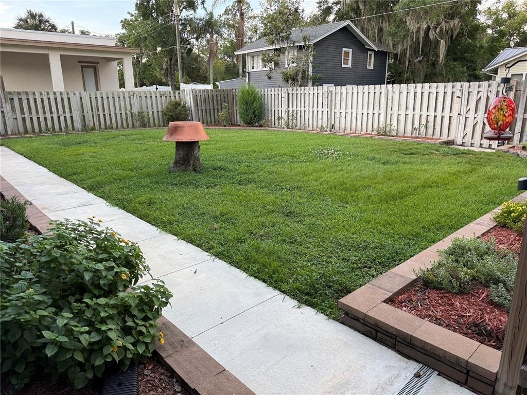 1510 Sanford Ave - Photo 3
