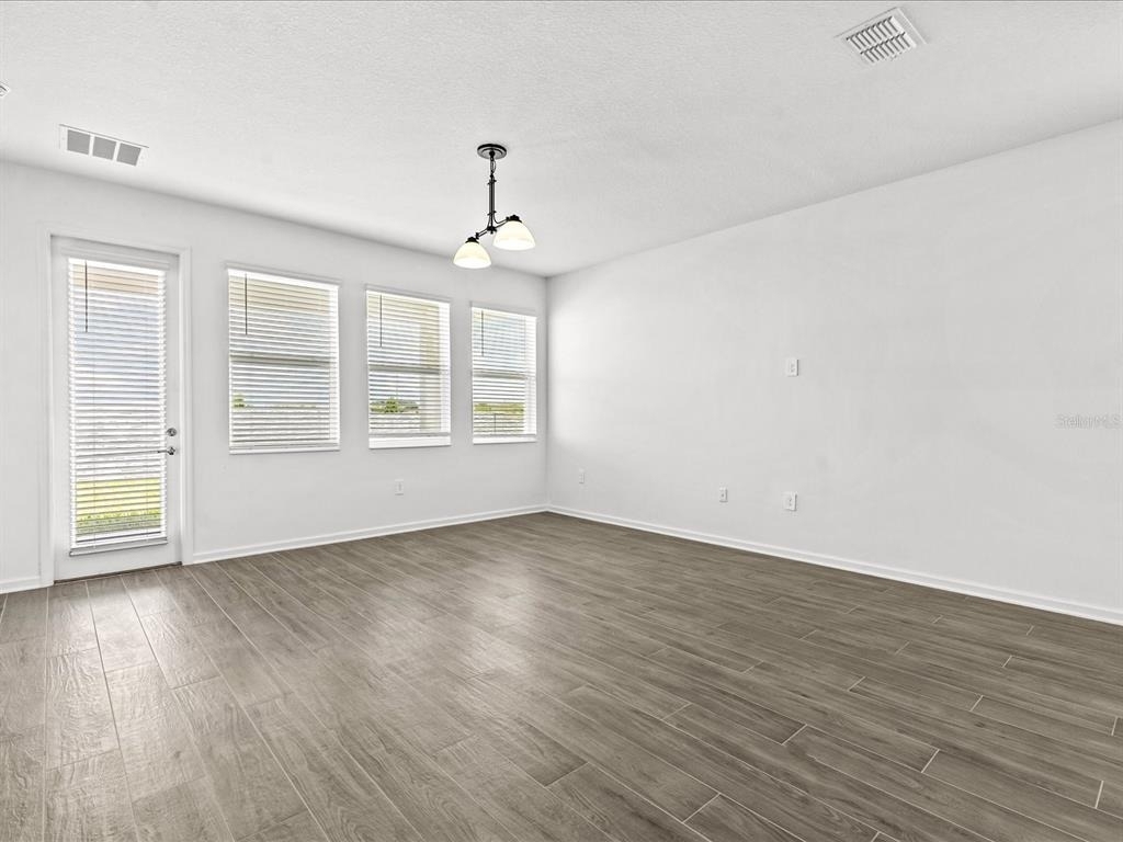 2952 Armstrong Avenue - Photo 3