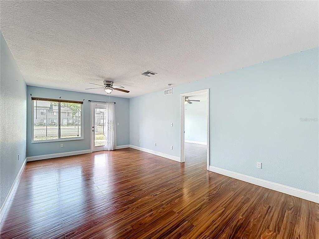 2260 Grenwich Avenue - Photo 14