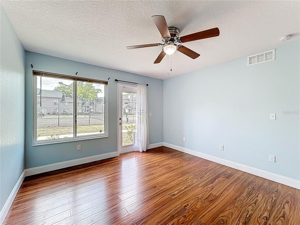 2260 Grenwich Avenue - Photo 15