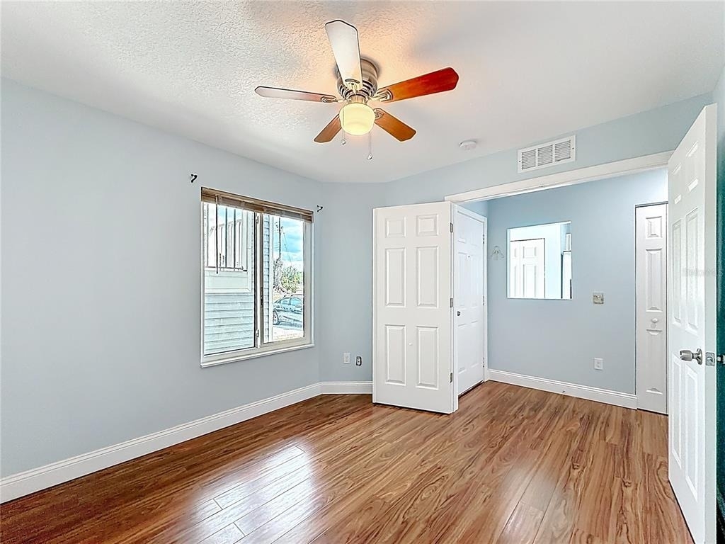 2260 Grenwich Avenue - Photo 20