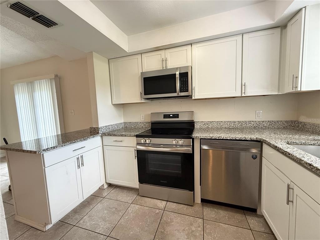 3136 Julia Court - Photo 4