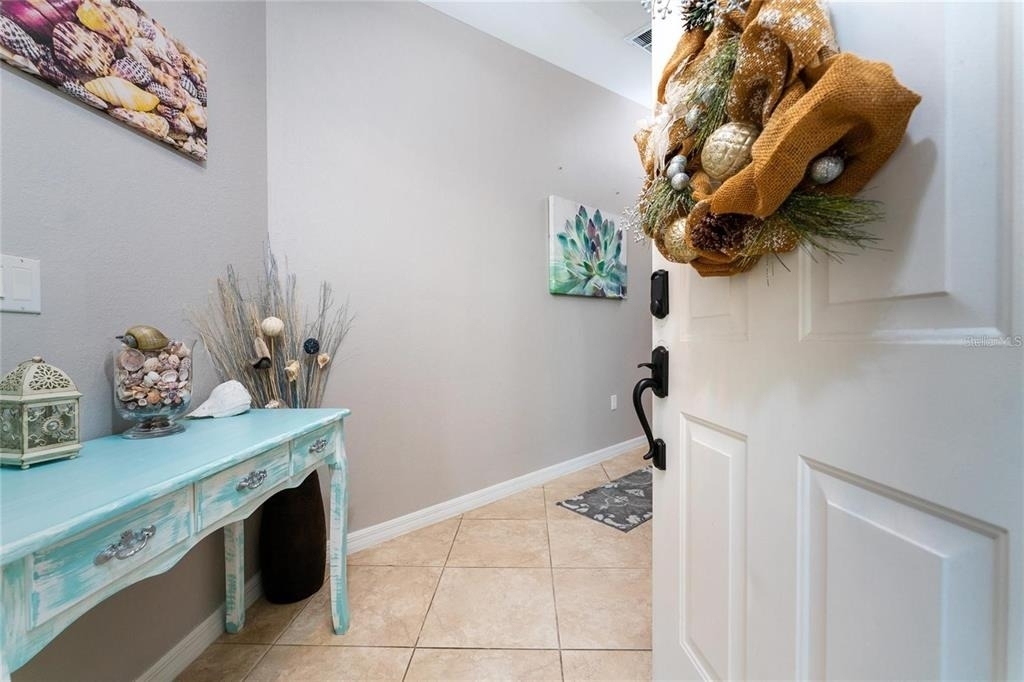 319 Monaco Drive - Photo 3