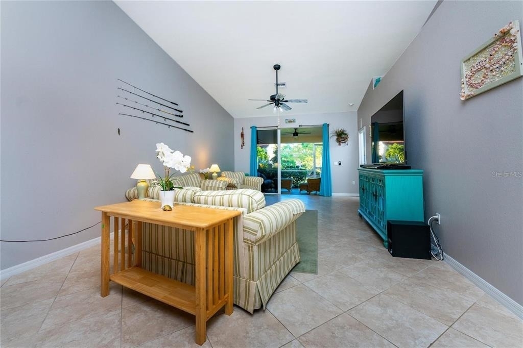 319 Monaco Drive - Photo 7