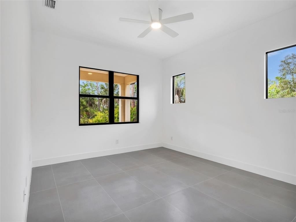 11042 Carnegie Avenue - Photo 14