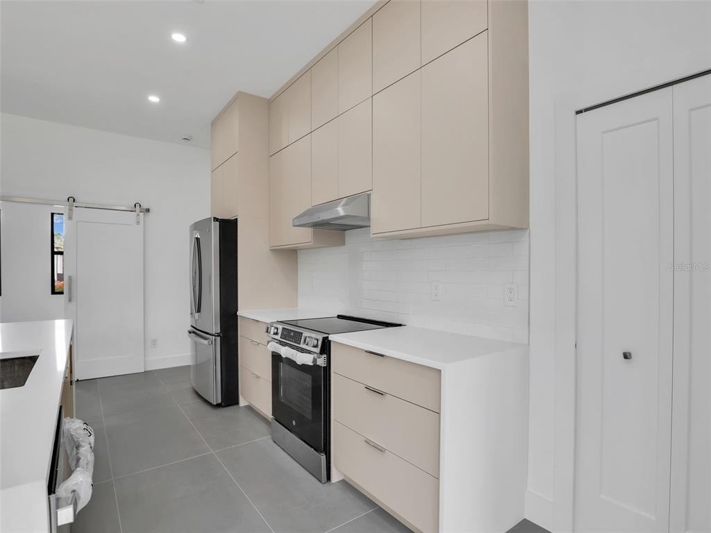 11042 Carnegie Avenue - Photo 12