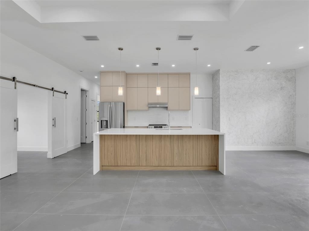 11225 Carnegie Avenue - Photo 8