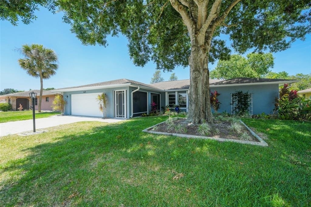 1625 Bay Hill Circle - Photo 1