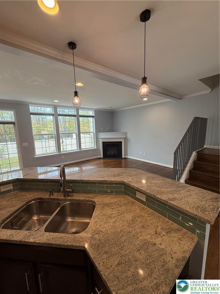 4528 Bellflower Way - Photo 6