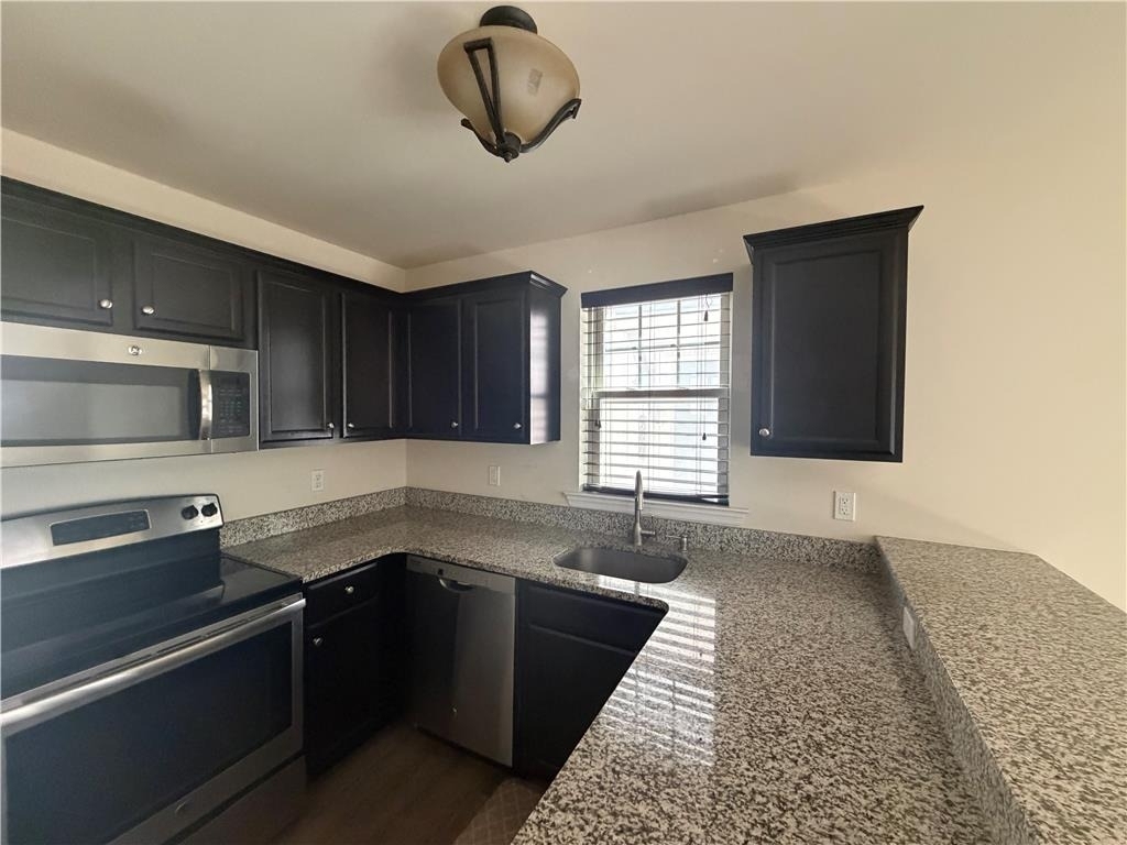653 Linden Street - Photo 2