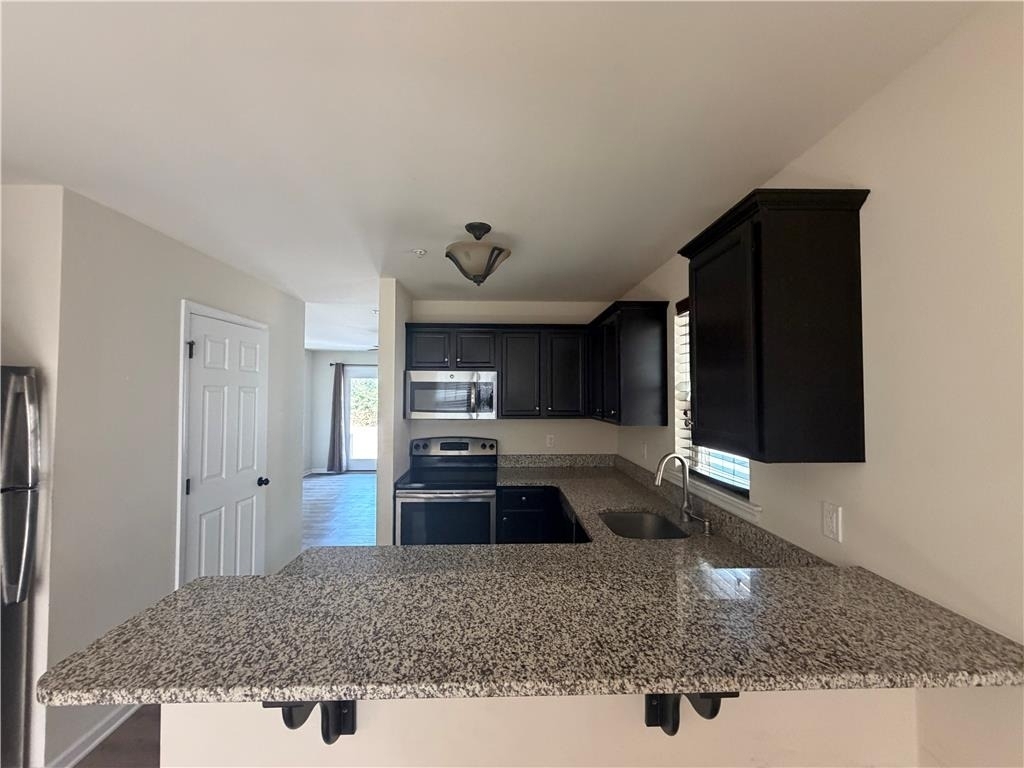 653 Linden Street - Photo 3