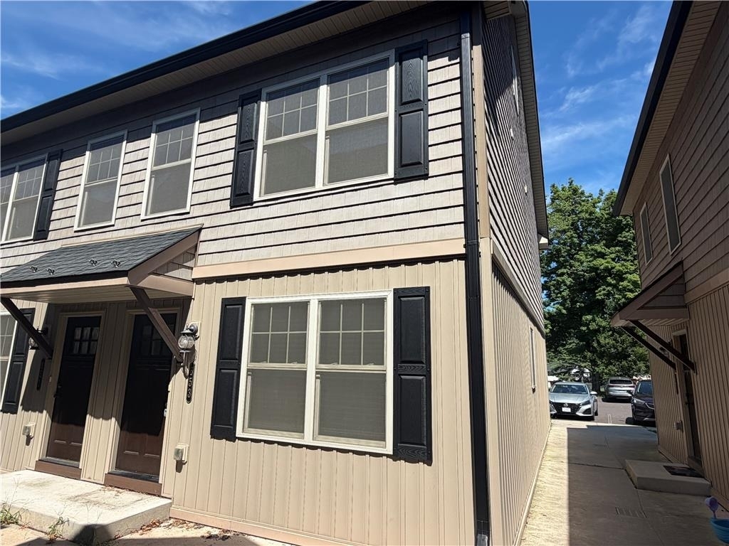 653 Linden Street - Photo 1
