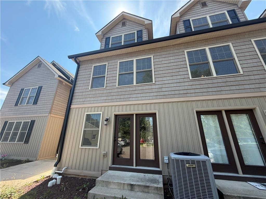 653 Linden Street - Photo 0