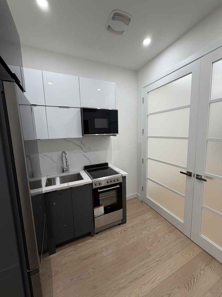 340 East 78th Street - Photo 0