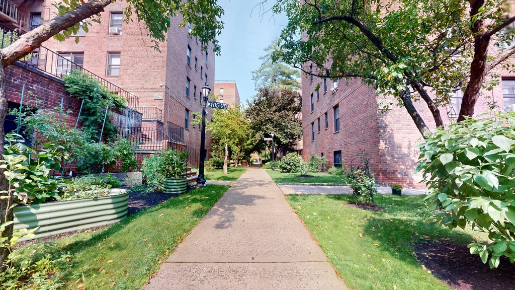 105-20 66th Avenue - Photo 18