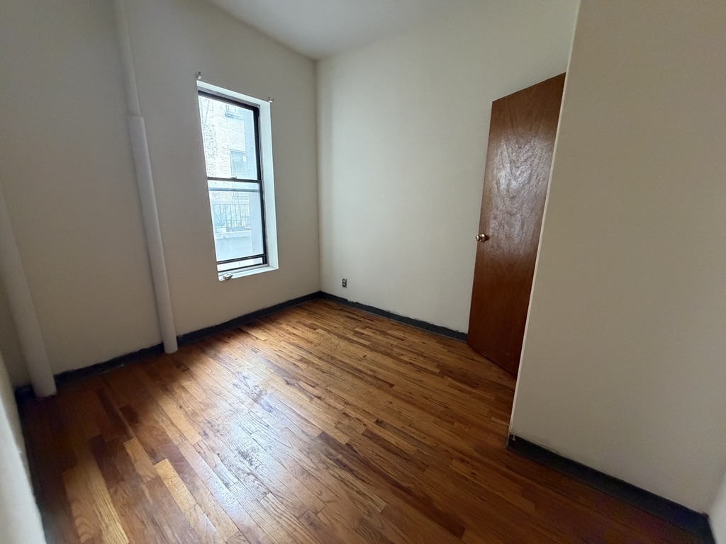 East 14th Street - Photo 3