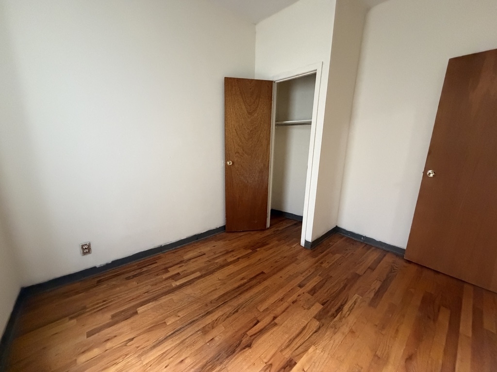 East 14th Street - Photo 4