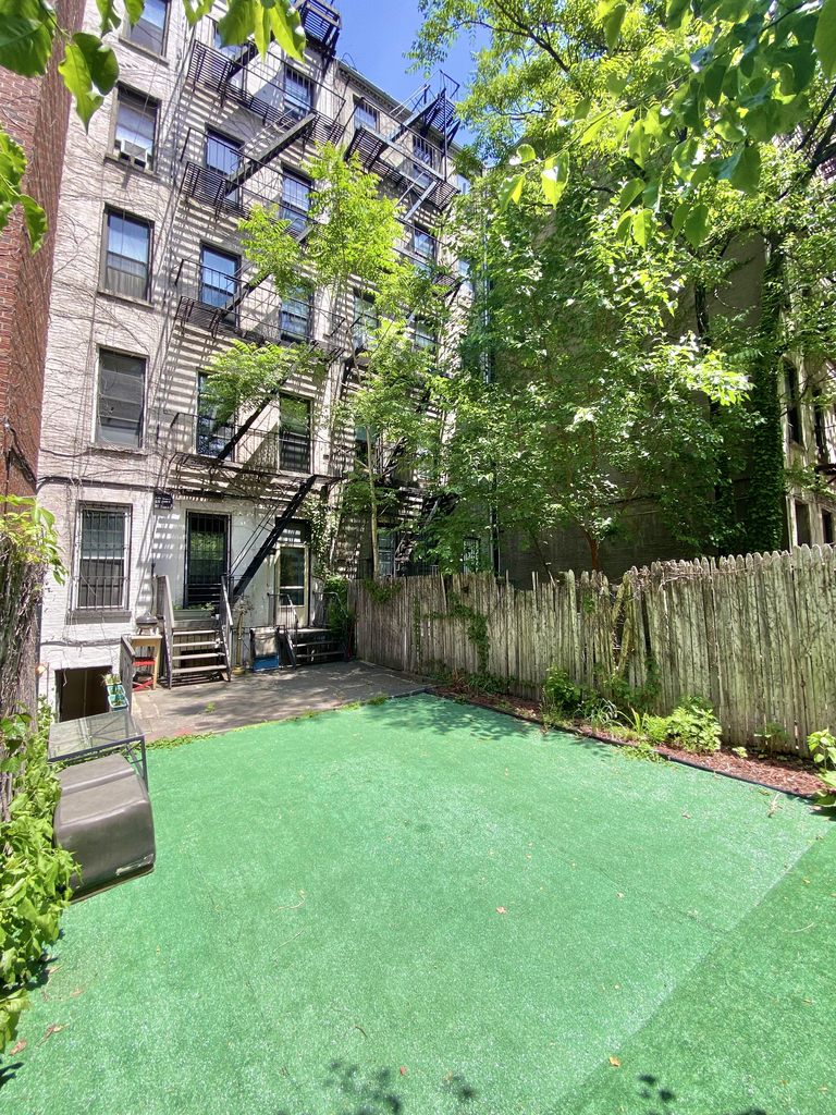 East 54th Street - Photo 0