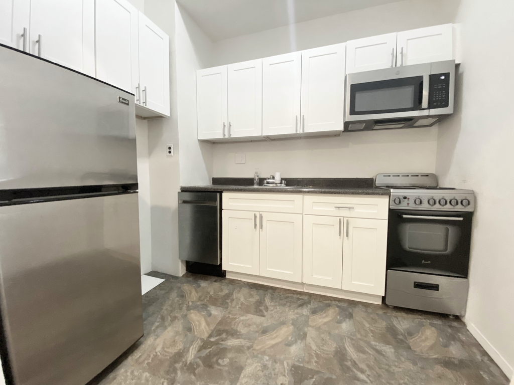 East 54th Street - Photo 5