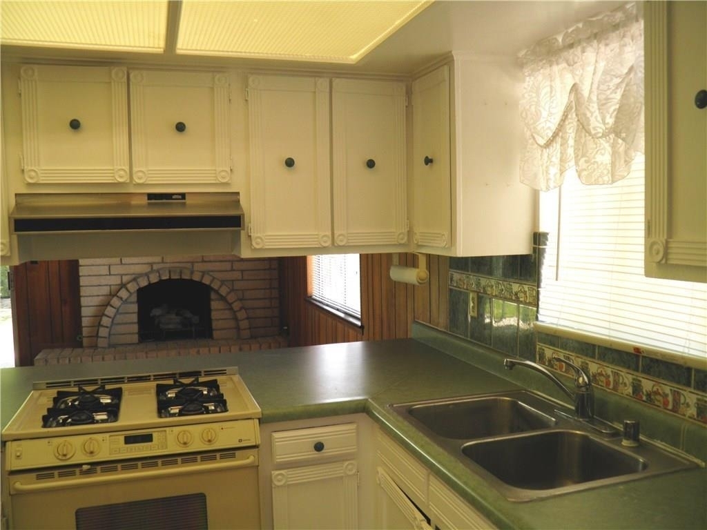 316 Pageant Court - Photo 4