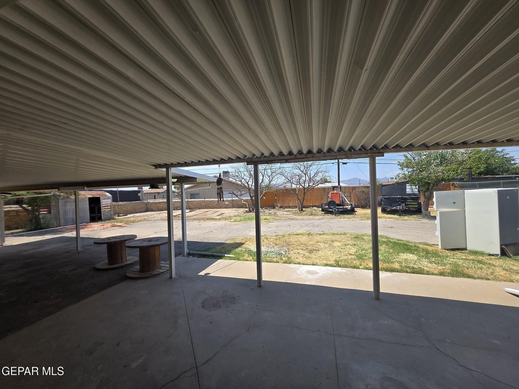 323 Mary Jeanne Lane - Photo 4
