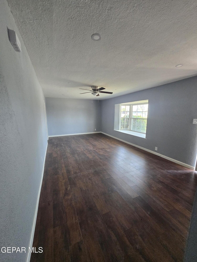 323 Mary Jeanne Lane - Photo 6