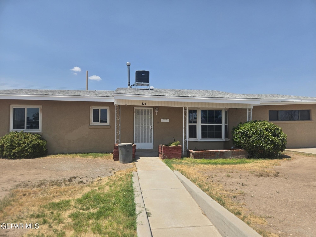 323 Mary Jeanne Lane - Photo 0