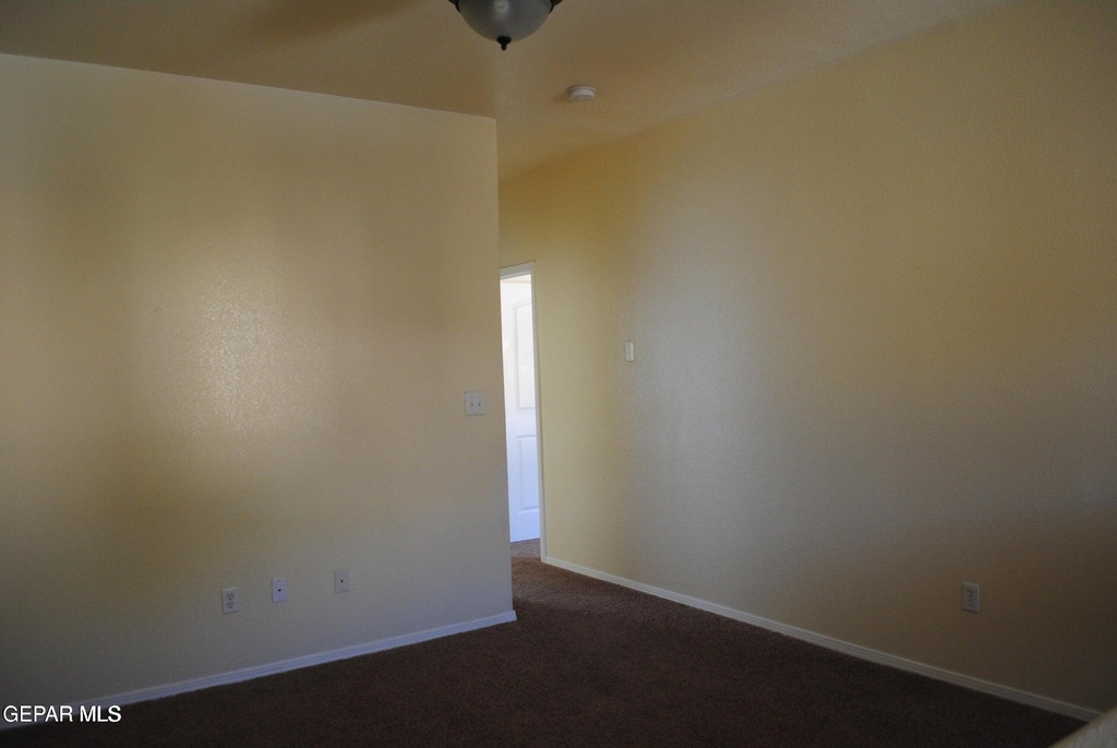 5817 Lawndale Drive - Photo 7