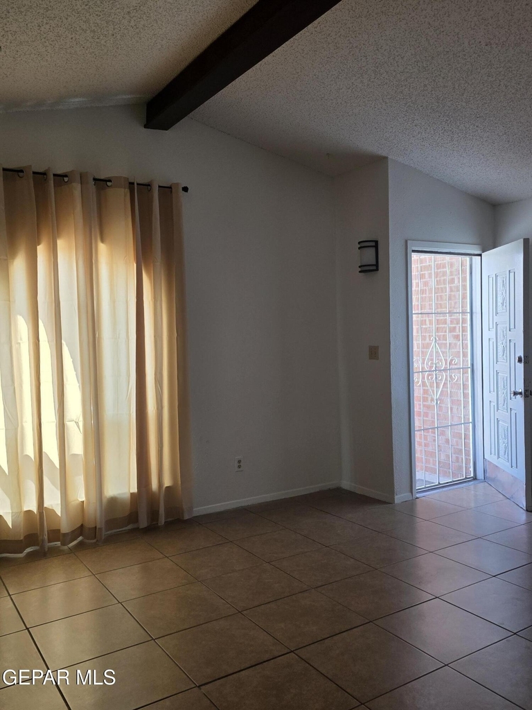 3005 Barkarian Place - Photo 4