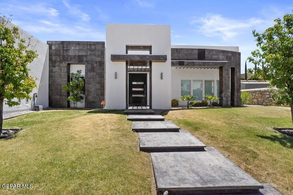 6324 Via Serena Drive - Photo 0