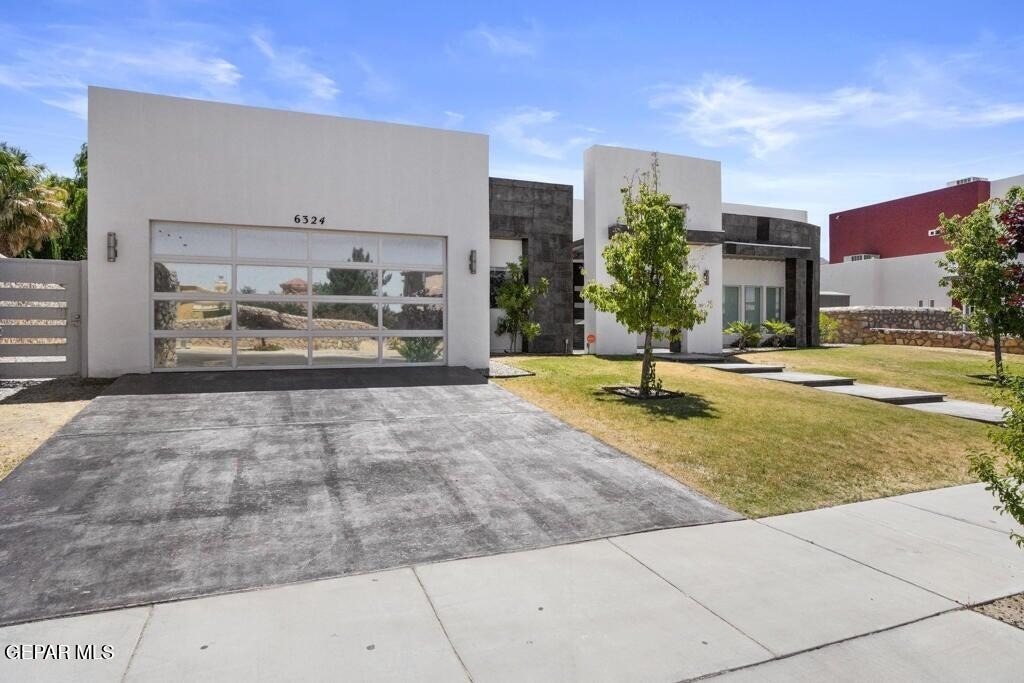 6324 Via Serena Drive - Photo 2