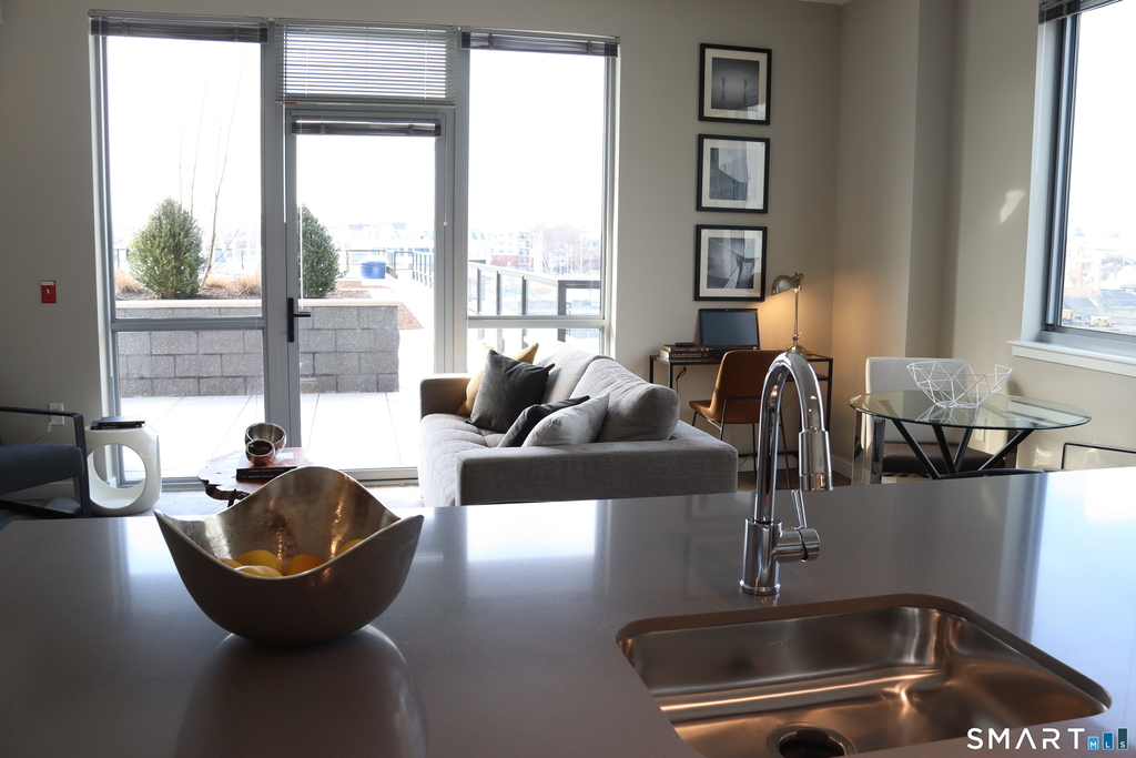 880 Pacific Street - Photo 5