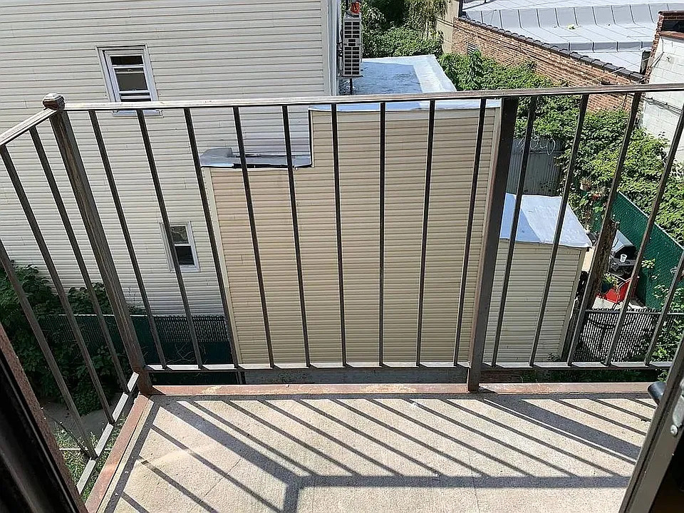 72 Buffalo Avenue - Photo 11
