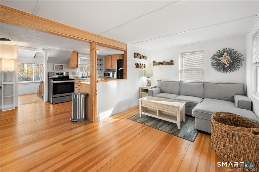 121 Shore Road - Photo 3