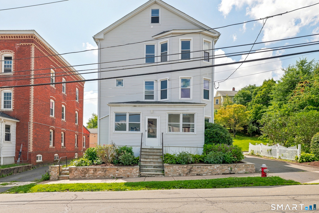 126 Booth Street - Photo 0