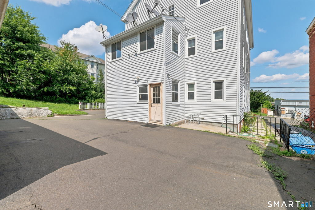 126 Booth Street - Photo 2