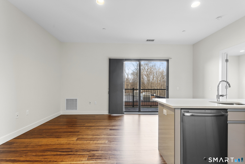24 Main Street - Photo 5