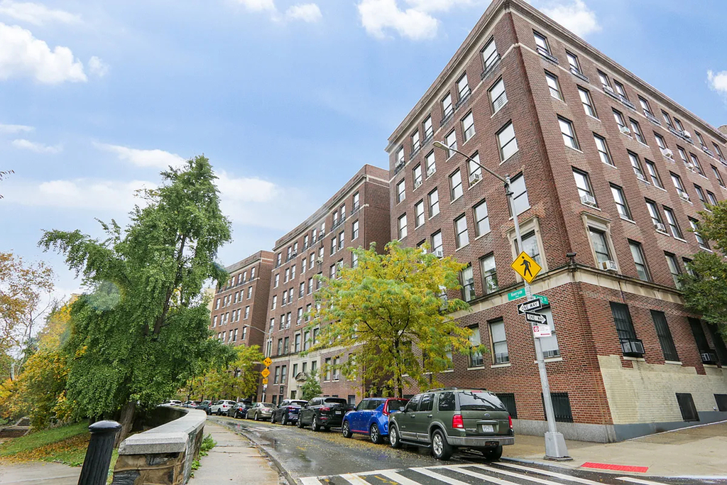 920 Riverside Drive - Photo 0