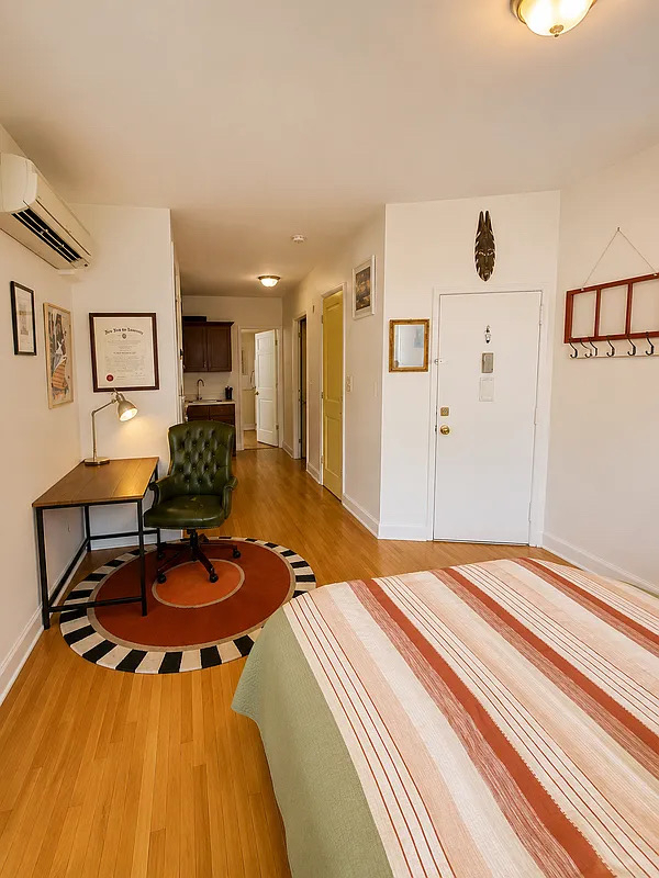 901 St Johns Place - Photo 0