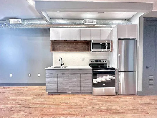 1360 Herkimer Street - Photo 1