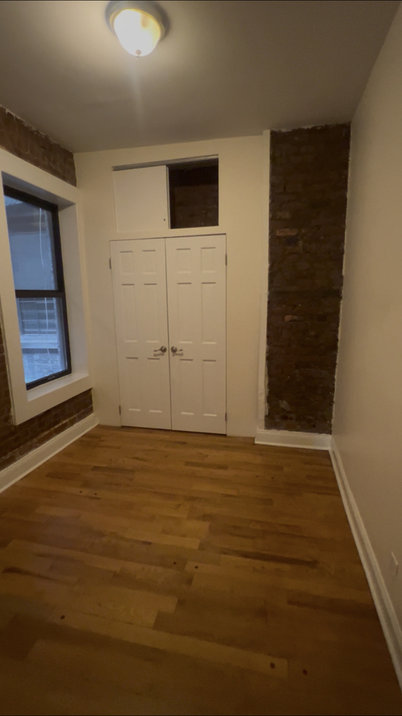East 12th Street - Photo 9