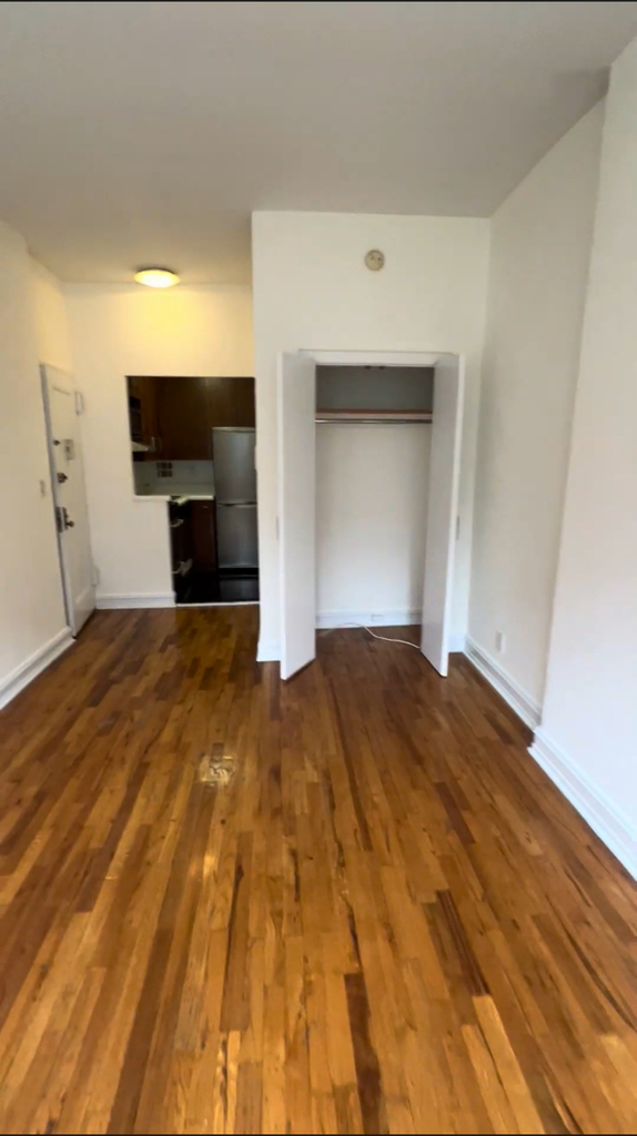East 84th Street - Photo 4
