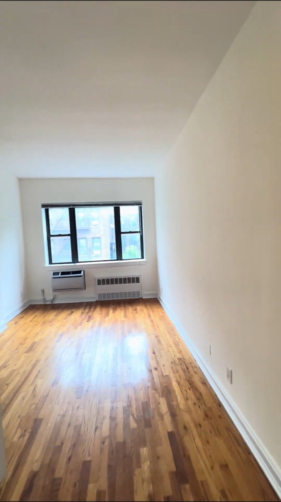 East 84th Street - Photo 3
