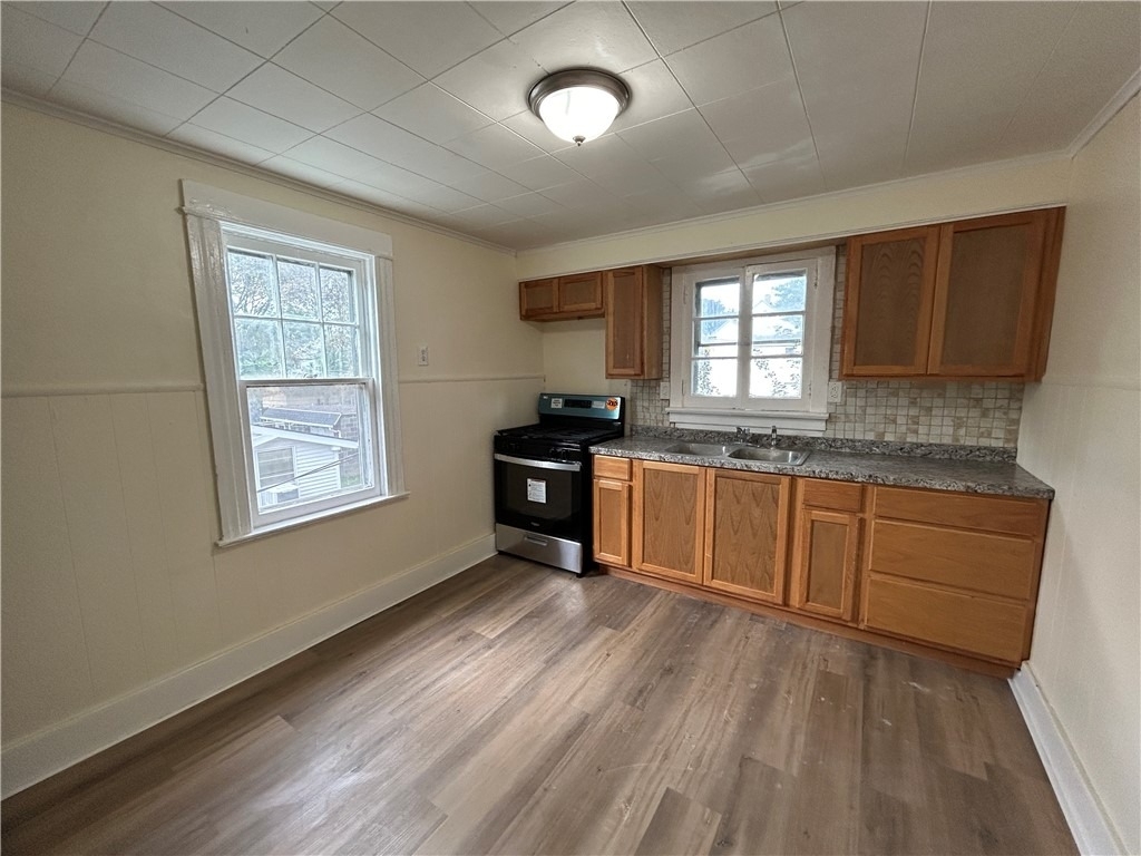 42 Villa St - Photo 2