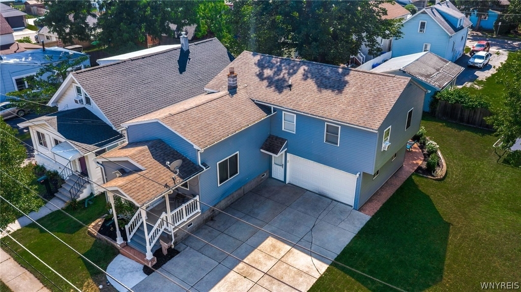 114 Flohr Avenue - Photo 2